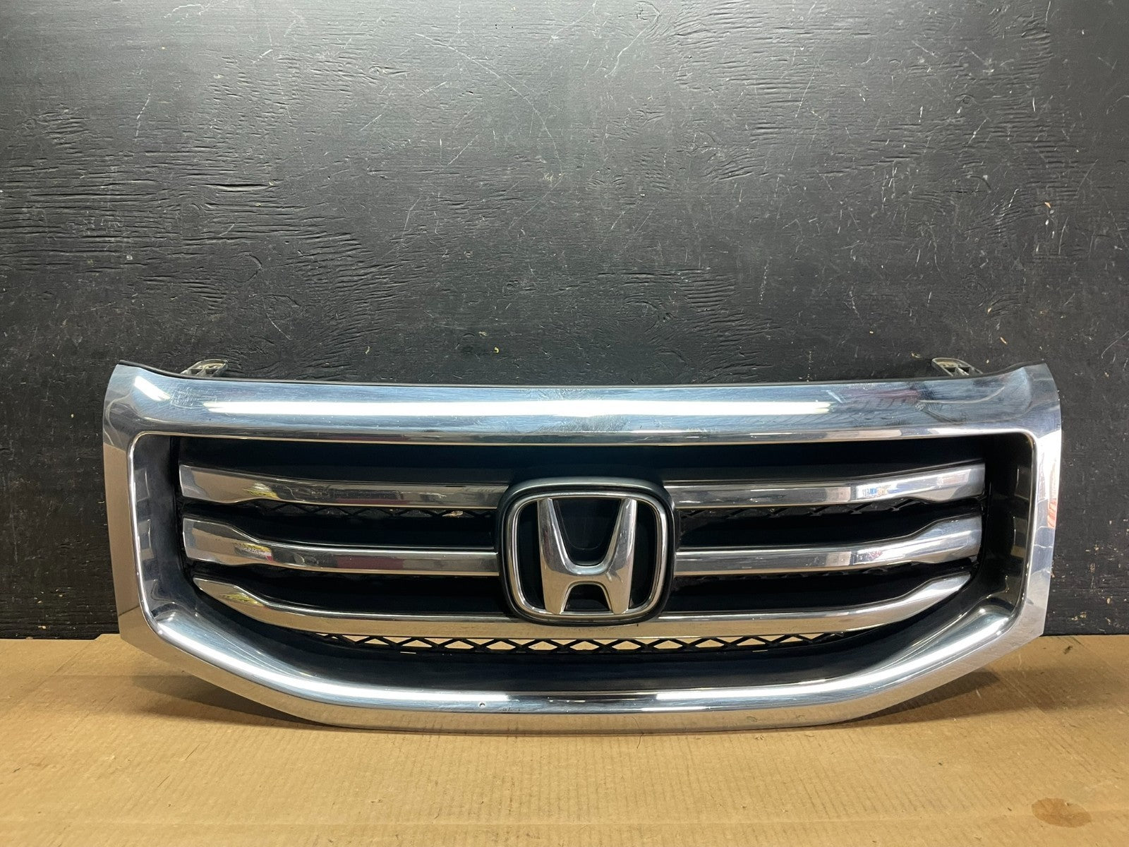 2012 to 2015 Honda Pilot Front Upper Grill Grille AE3755 DG0