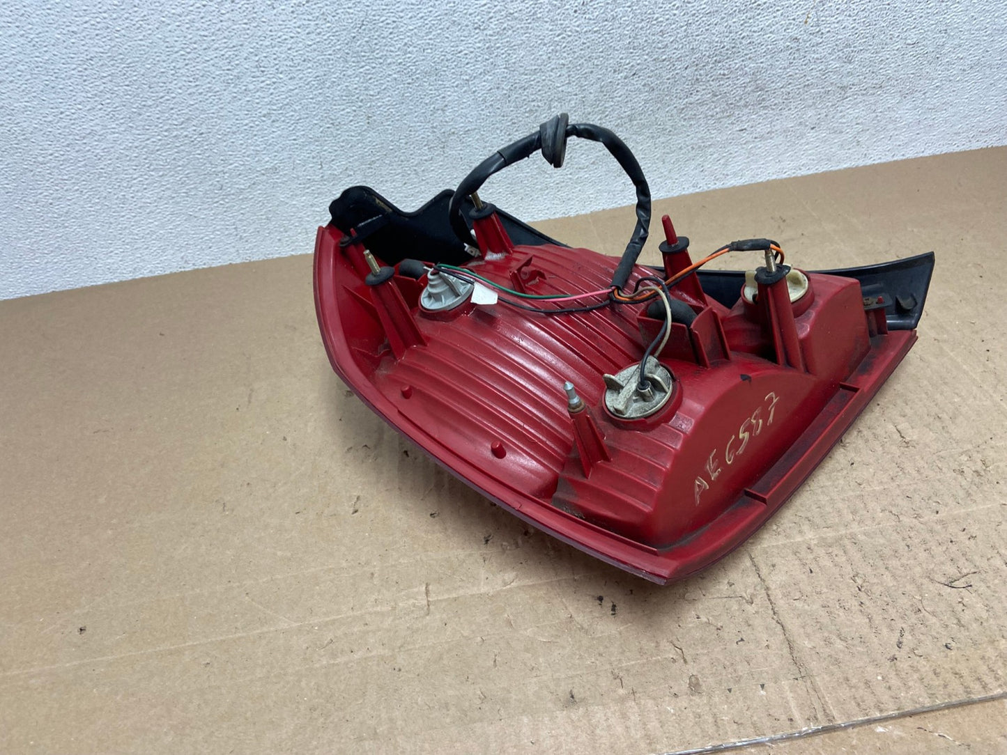 2001 2002 2003 Hyundai Elantra Right Passenger Rh Tail Light AE6587 LK4