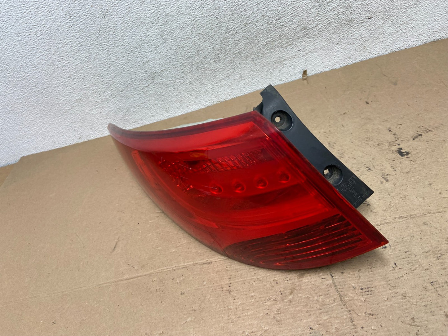 2010 to 2015 Hyundai Tucson Left Driver LH Tail Light AF5055 DW1