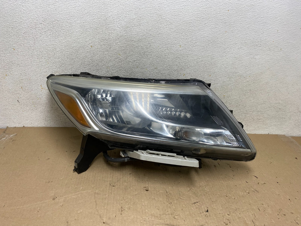2013 to 2016 Nissan Pathfinder Right Passenger RH Side Headlight AH7613 DW0