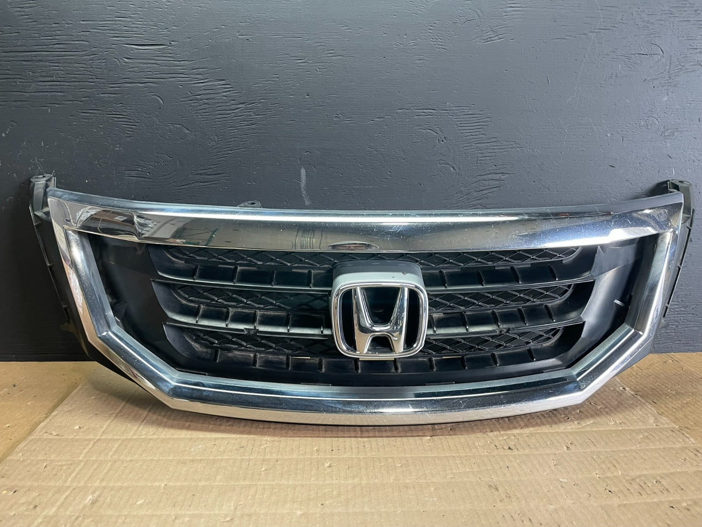 2008 2009 2010 Honda Odyssey Front Upper Grill Grille AB7664 DG0