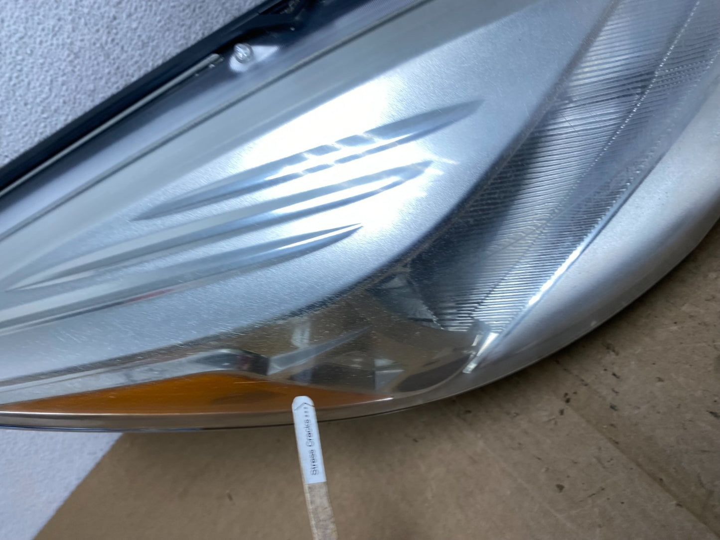 2013 - 2016 Ford Escape Headlight Right Passenger RH Side Halogen AF9777 DW4