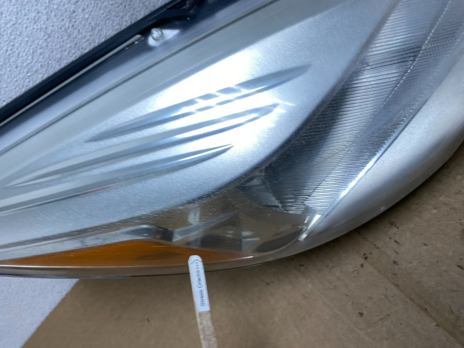 2013 - 2016 Ford Escape Headlight Right Passenger RH Side Halogen AF9777 DW4