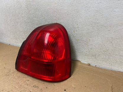 2003 to 2011 Lincoln Town Car Right Passenger Rh Tail Light AH9023 LK2