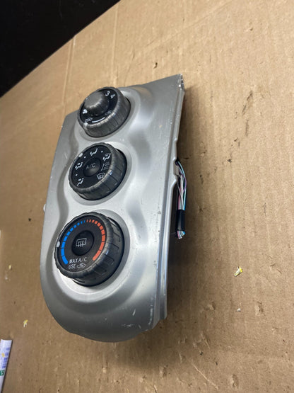 2000 to 2005 Toyota Yaris A/C Heater Climate Control Unit Switch AB9443 DG2