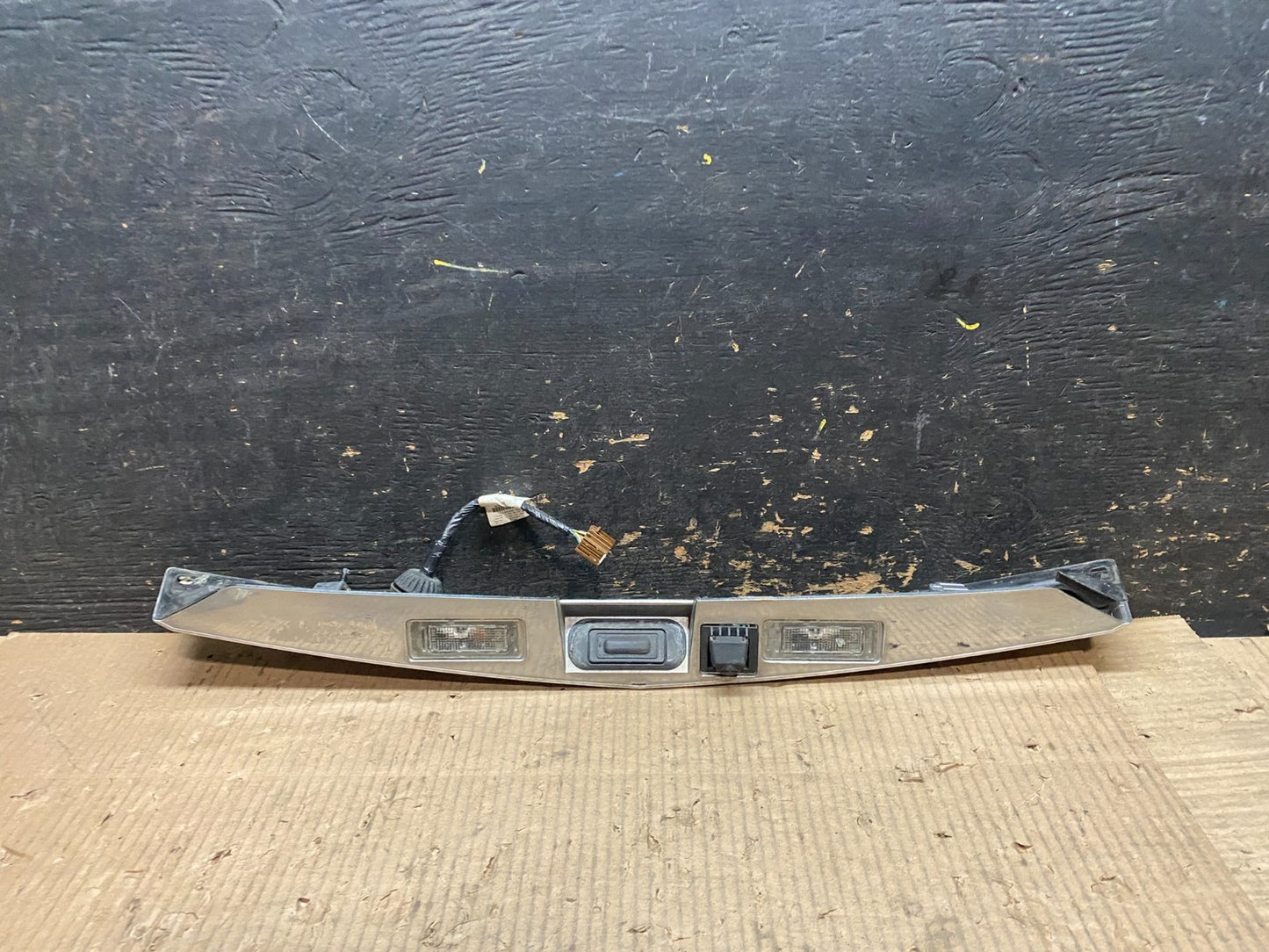 2010-2015 Cadillac SRX Rear Liftgate Tailgate Finish Molding W/ Camera W6184 DG5