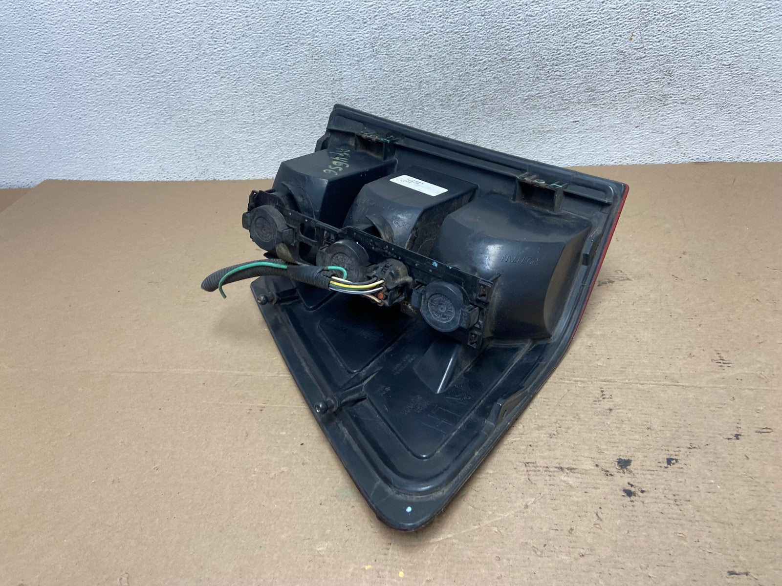 2005 to 2006 Jeep Grand Cherokee Left Driver Side Lh Tail Light AF4656 LK5