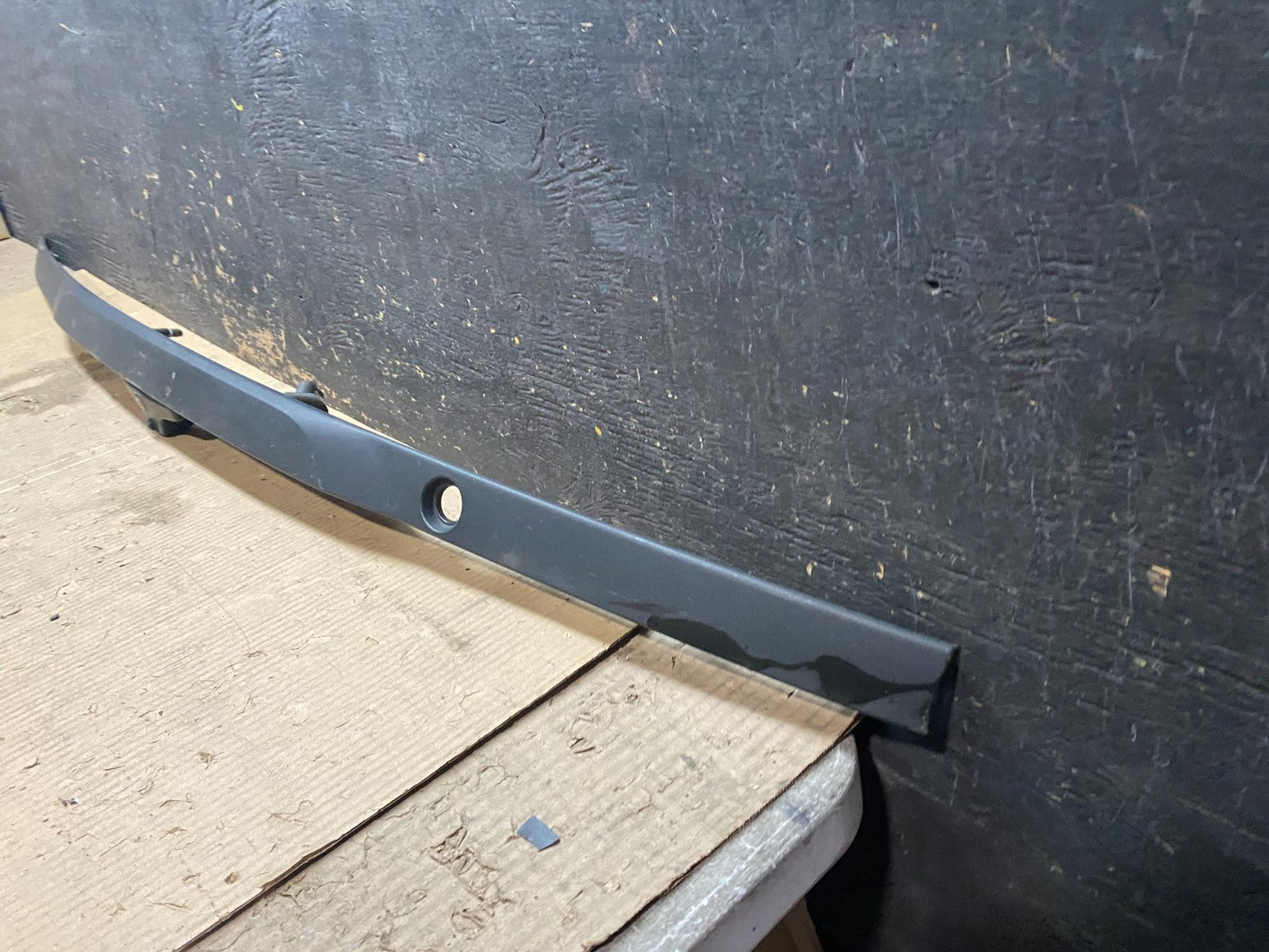 2016 - 2019 Ford Explorer Interceptor Rear Tailgate Molding With Camera X3502 DG1