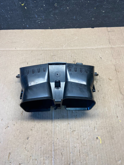 2007 to 2009 Cadillac SRX Front Center Dash Clock Air Vent P9351 DG4