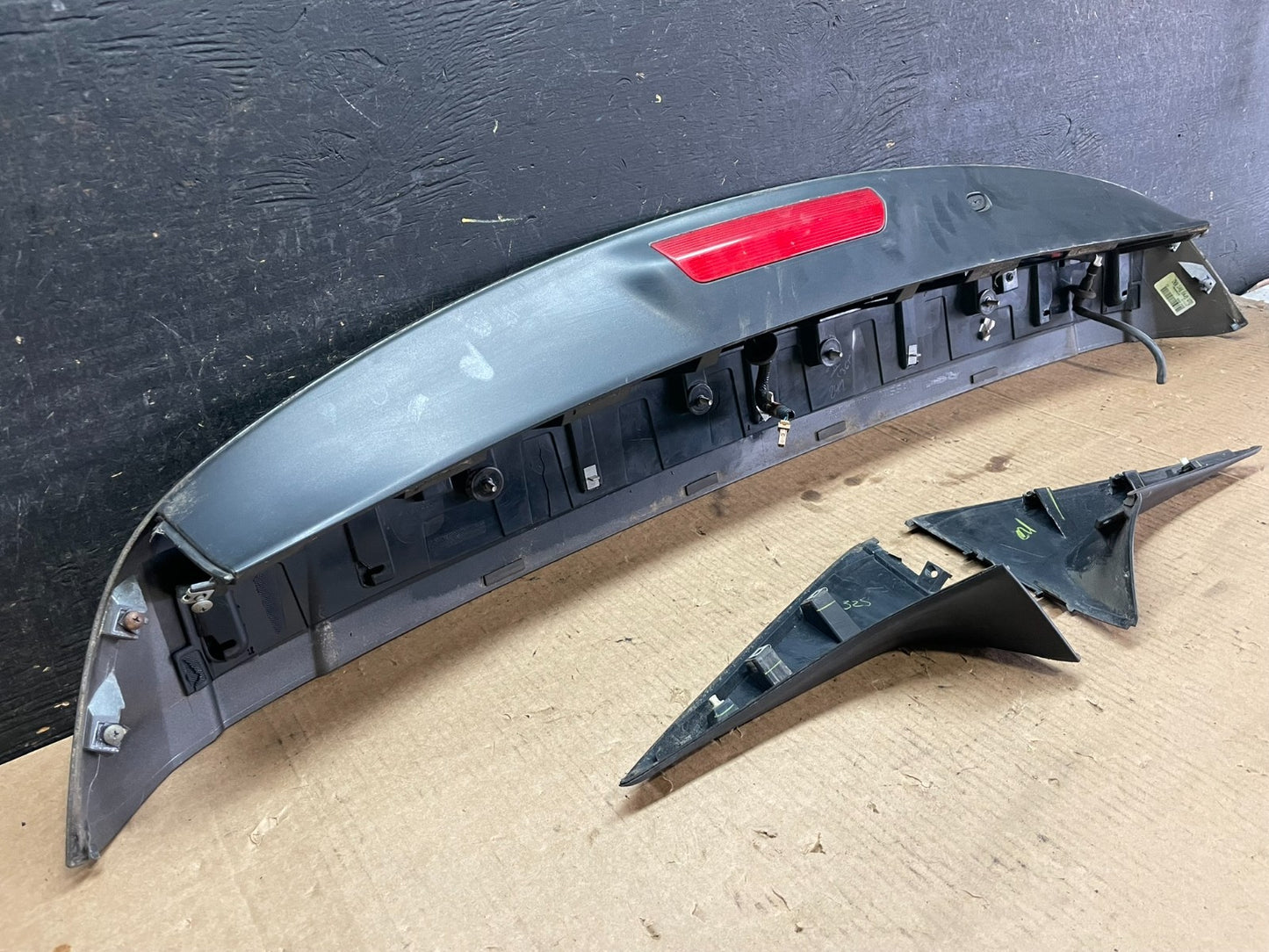 2013 to 2020 Nissan Pathfinder Rear Spoiler Wing Oem Y9604 DG9