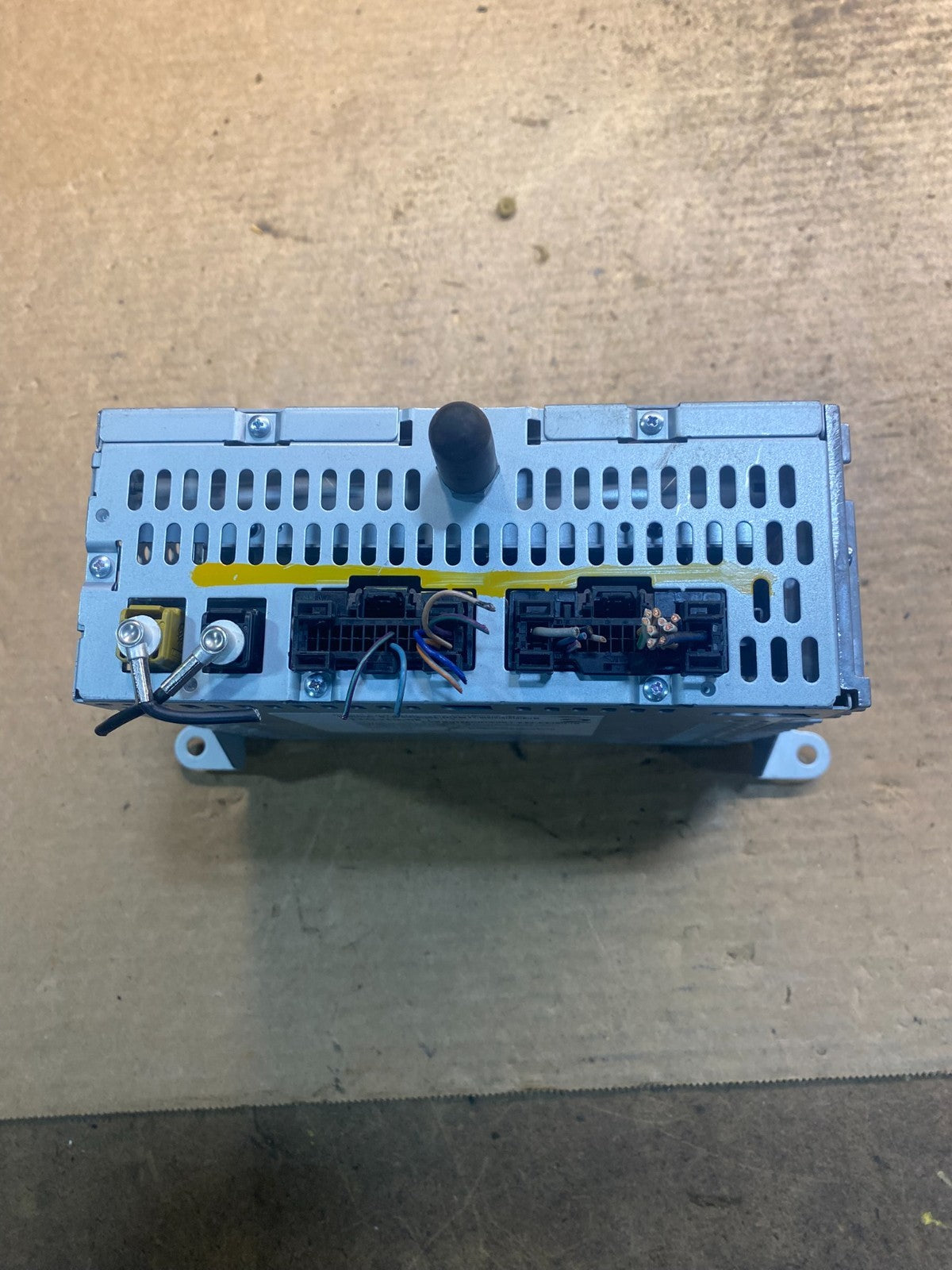 2012 to 2014 Ford Edge AM/FM Radio Reciever OEM aa1843 DG5