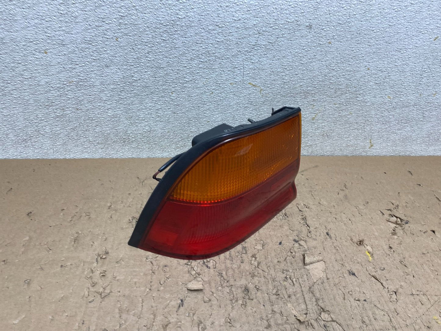 1995 1996 Nissan Maxima Left Driver LH Side Tail light Oem S0114 DW2