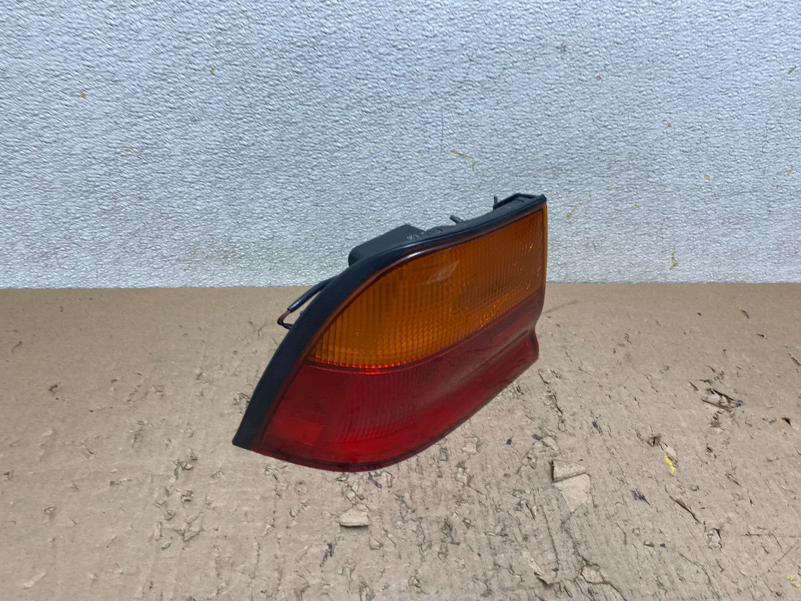 1995 1996 Nissan Maxima Left Driver LH Side Tail light Oem S0114 DW2