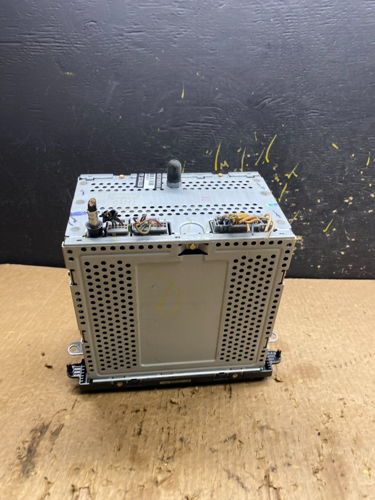 Ford 6 CD Radio Audio AM/FM Receiver  OEM z7501 DG5