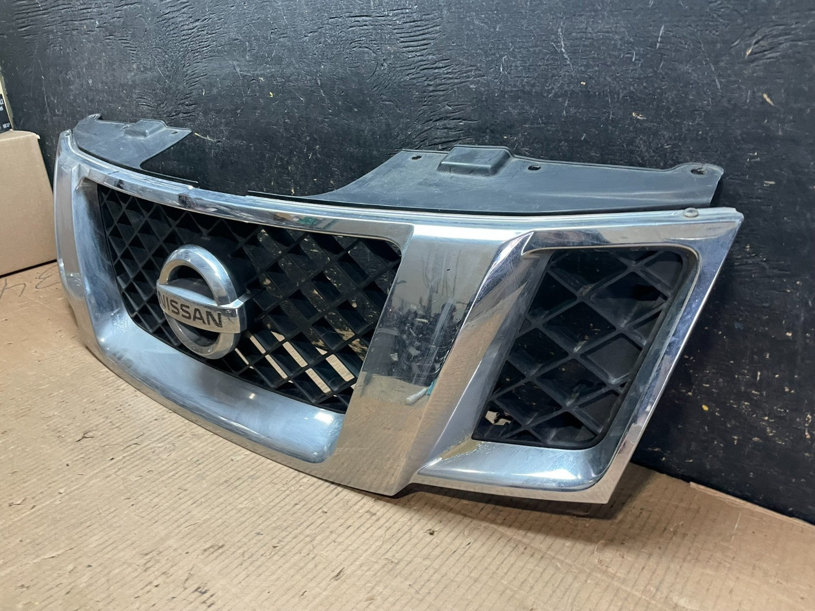2008 to 2012 Nissan Pathfinder Front Upper Chrome Grill Grille OEM Y6231 DG2