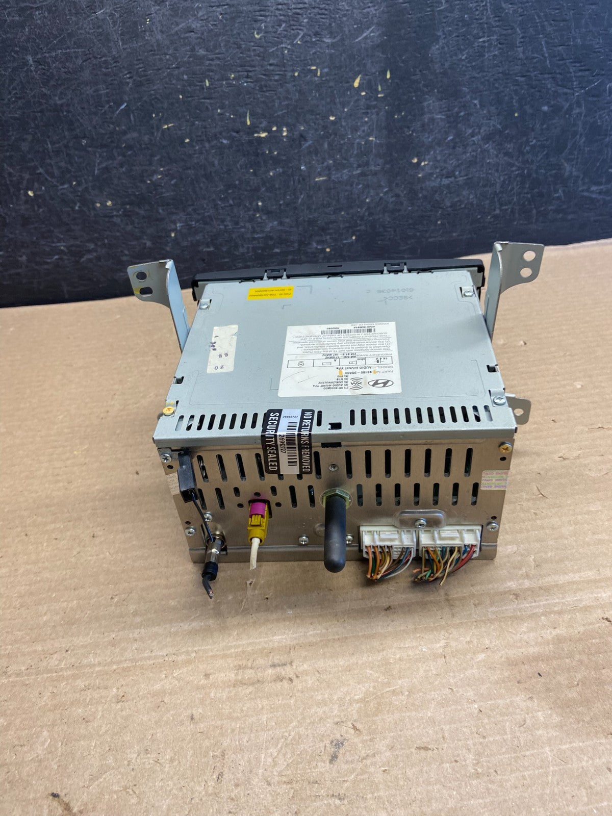 2011 to 2012 Hyundai Sonata Am Fm Cd Player Radio Receiver AH1515 DG3