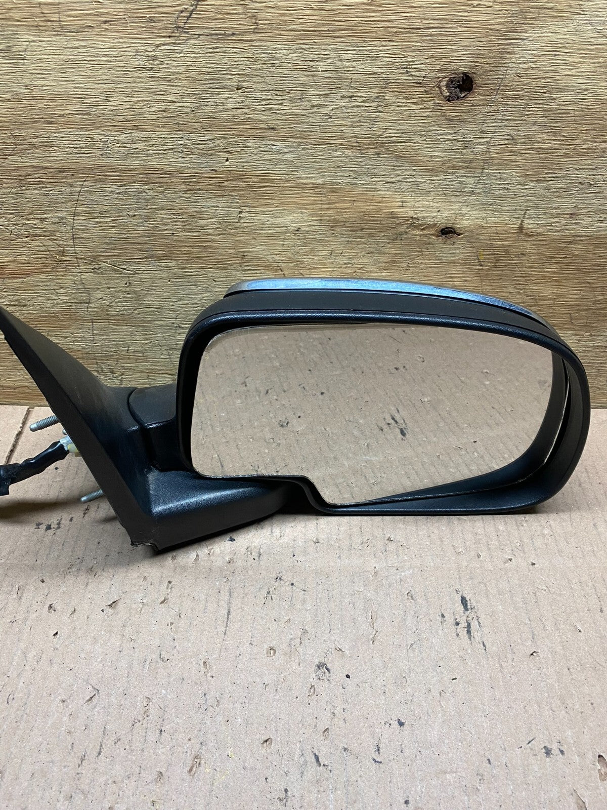 2003 to 2006 Gmc Yukon Right Passenger RH  View Door Mirror A3826 PS1