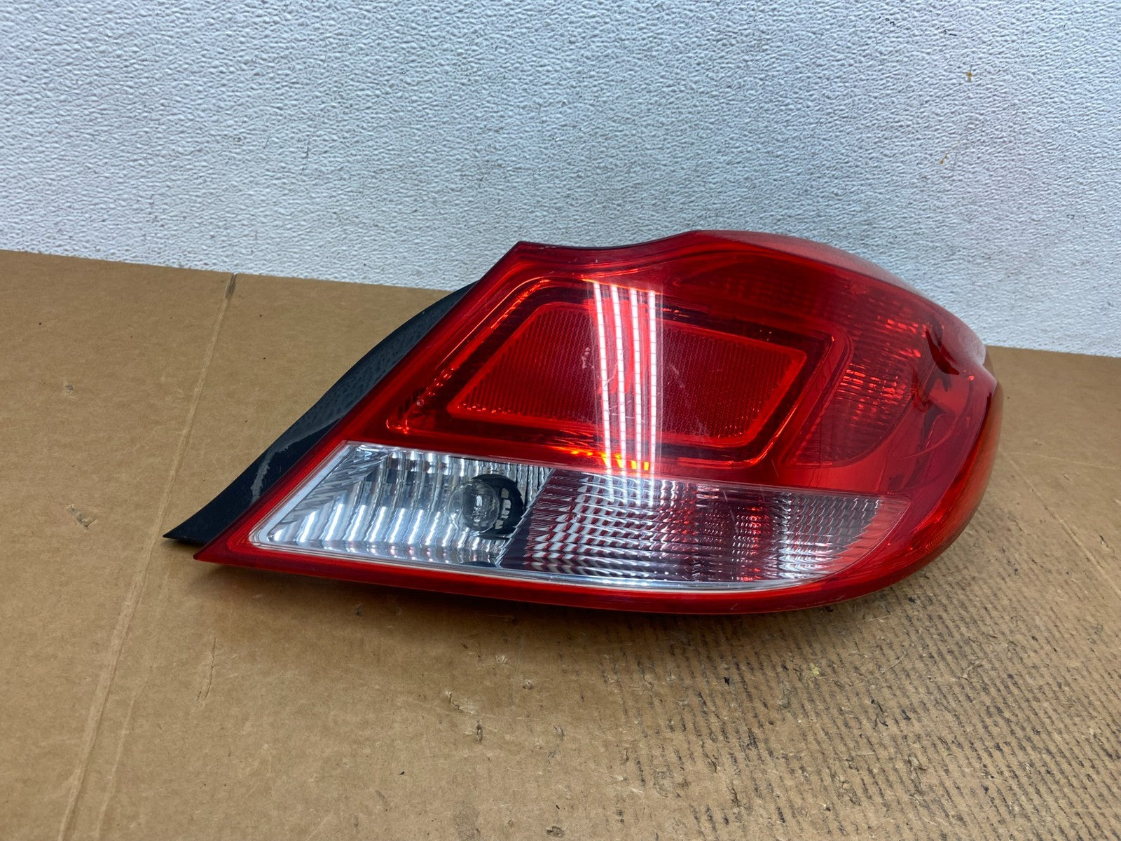 2011 2012 2013 Buick Regal Right Passenger RH Side Tail Light AE1334 DW2