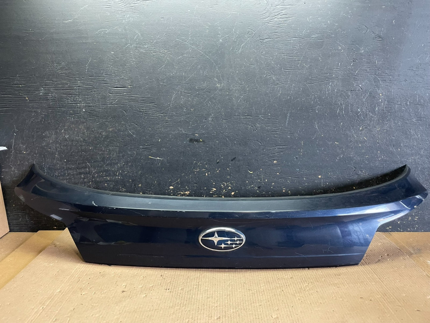 2012-2014 Subaru Outback Rear Liftgate Trunk Panel Trim Molding AA2152 DG0