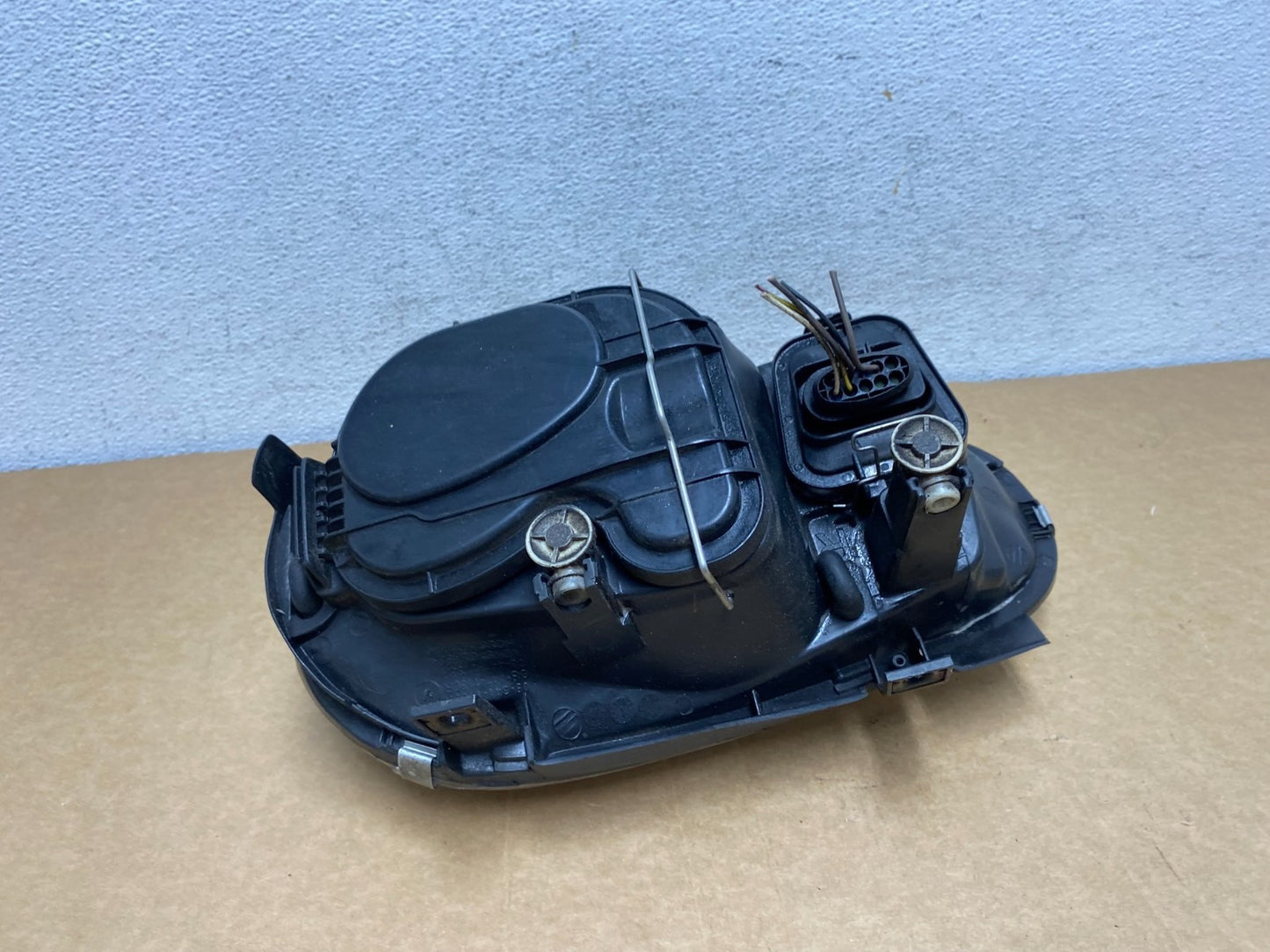 1997-2003 Volkswagen Golf MK4 Right Passenger Side Halogen Headlight AD5287 DW4