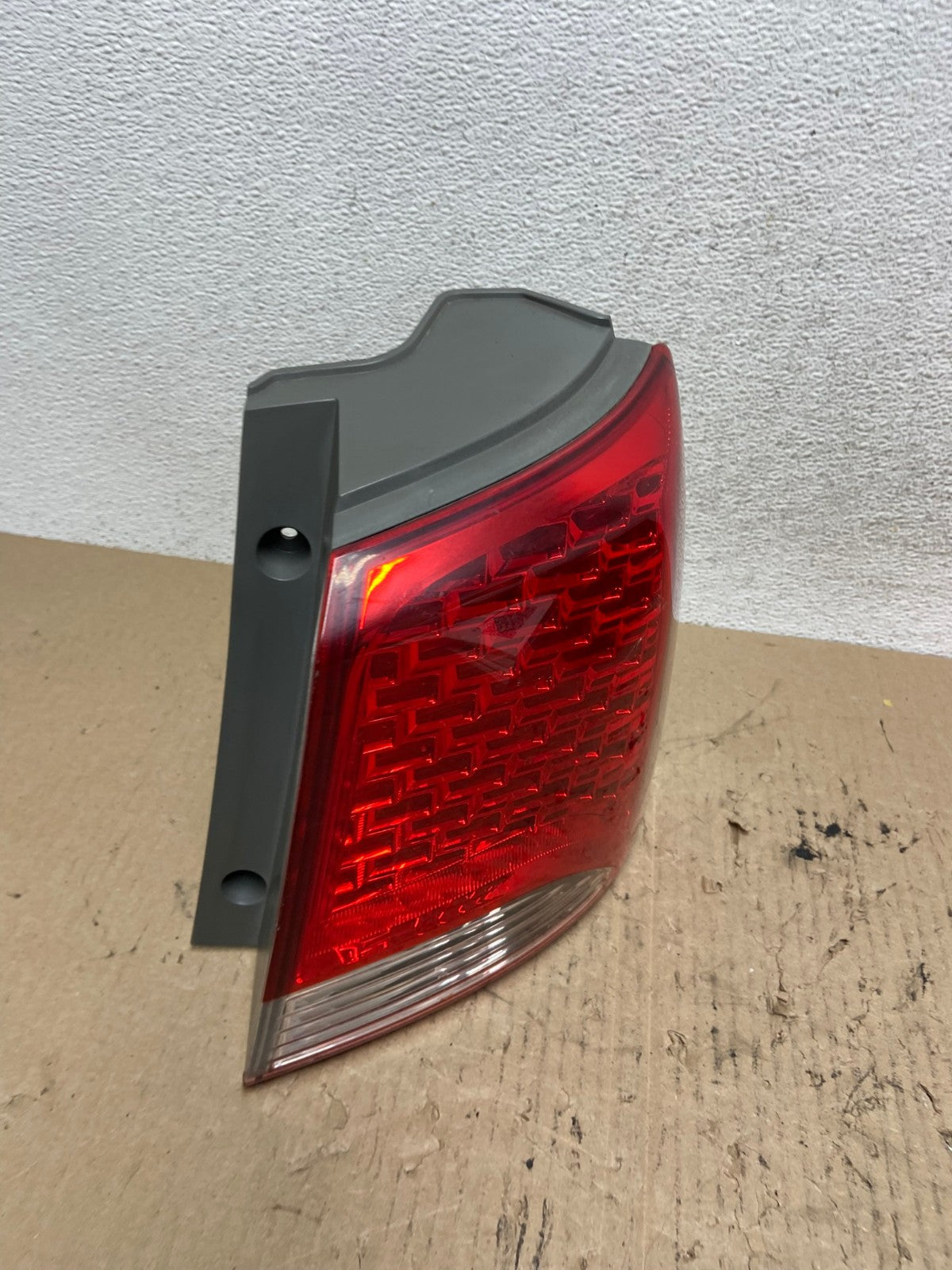 2010 2011 2012 Kia Sorento Right Passenger RH Side Tail Light AF5986 LK2