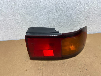 1995 - 1996 Toyota Camry Sedan Right Passenger Tail Light Lamp AC8536 DW0