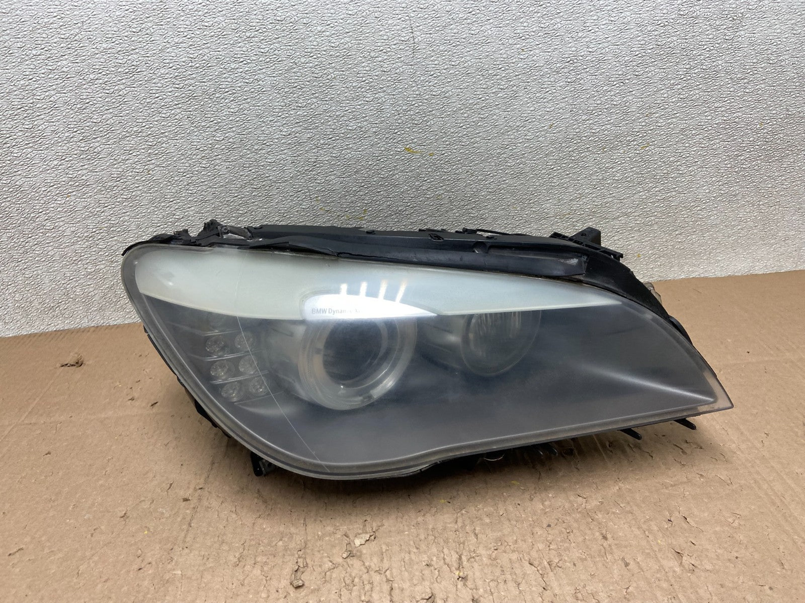 2009-2012 BMW 7-Series 740i 750i Right Passenger Xenon HID Headlight OEM Y32220