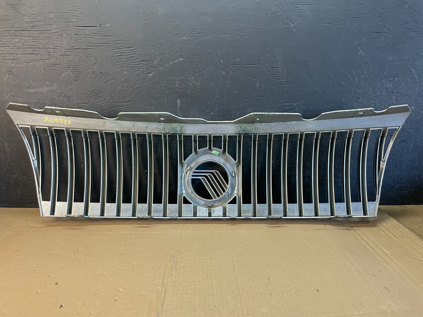 2006 to 2010 Mercury Mountaineer Front Upper Grill Grille AC9733 DW3
