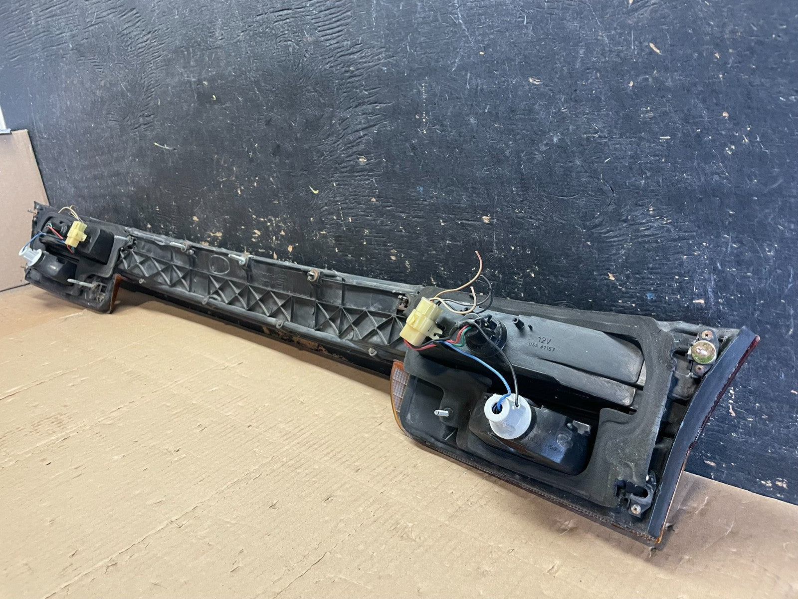 1995 to 1996 Subaru Legacy Wagon Trunk Mounted Center Tail Light Panel aa8894 DG7