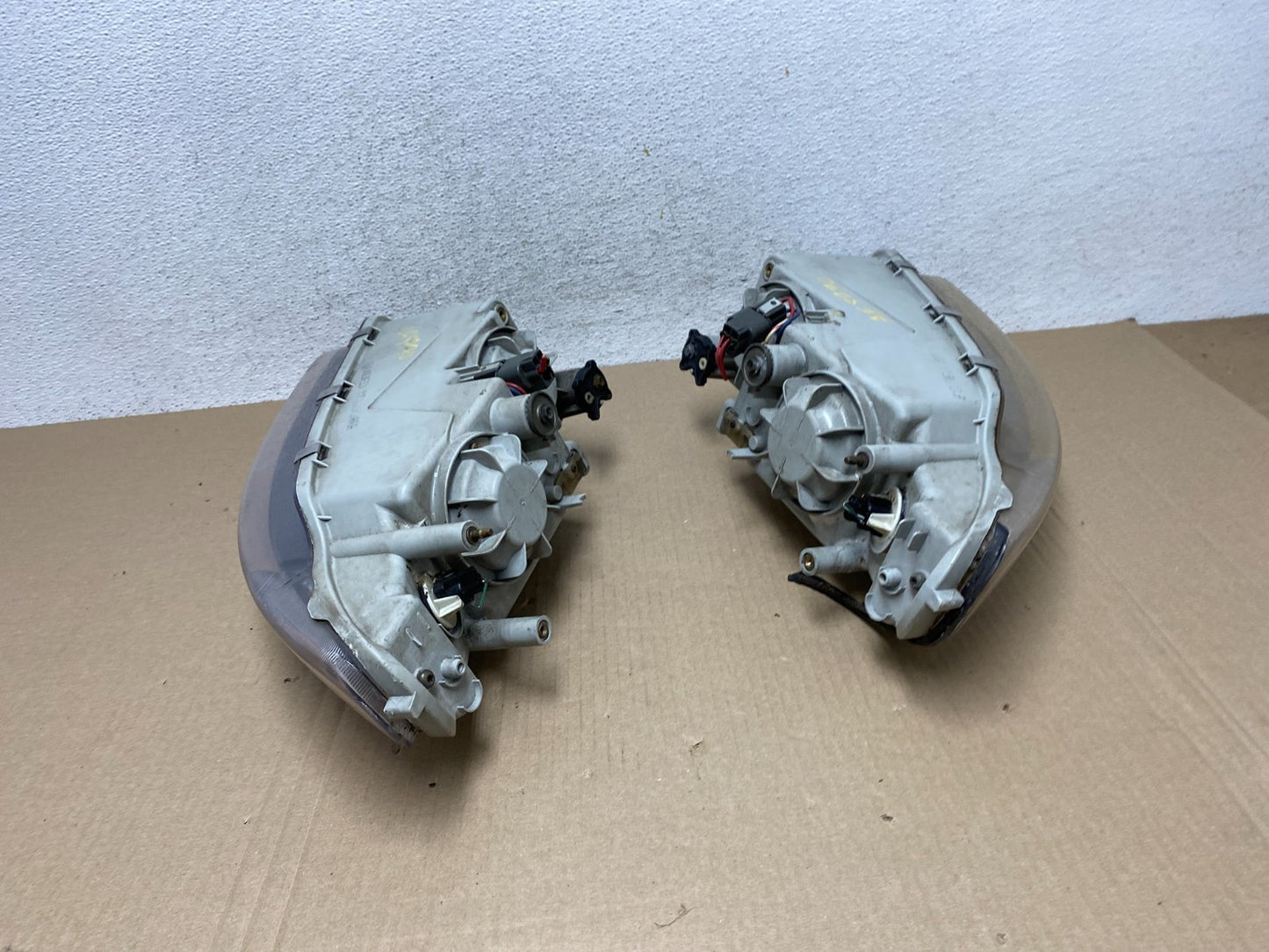1997 to 2000 Dodge Avenger Left+Right Set Side Headlights AF5770 DW8