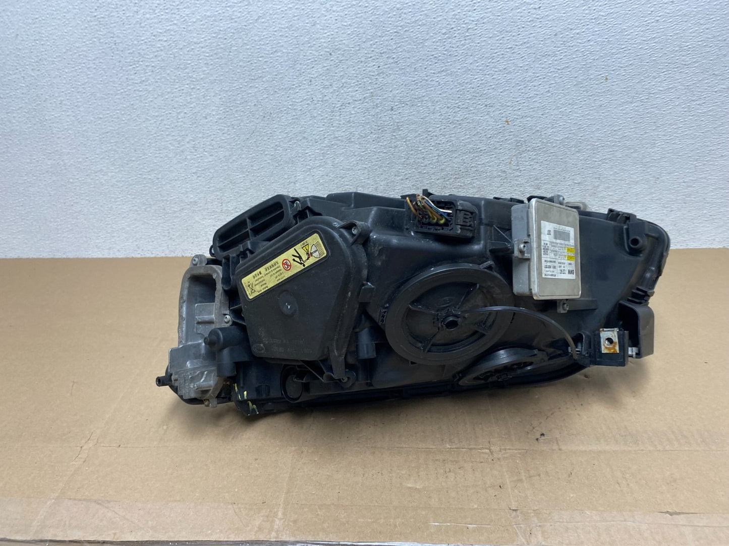 2009-2012 BMW 7-Series 740i 750i Right Passenger Xenon HID Headlight AE666210