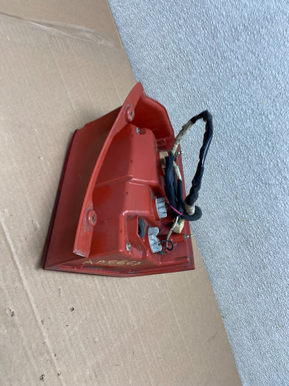 2004-2005 Mitsubishi Endeavor Left Driver LH Tail Light Oem AA8667 LK5