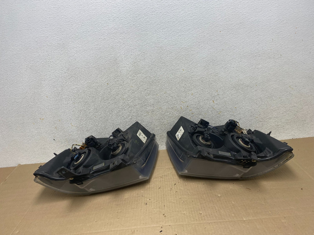 2007 to 2013 Chevrolet Suburban Tahoe Left+Right Set Headlights AI2151 DW11