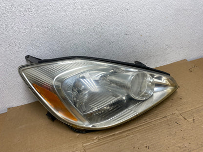 2004-2005 Toyota Sienna Right Passenger Halogen Headlight AD3963 DW2