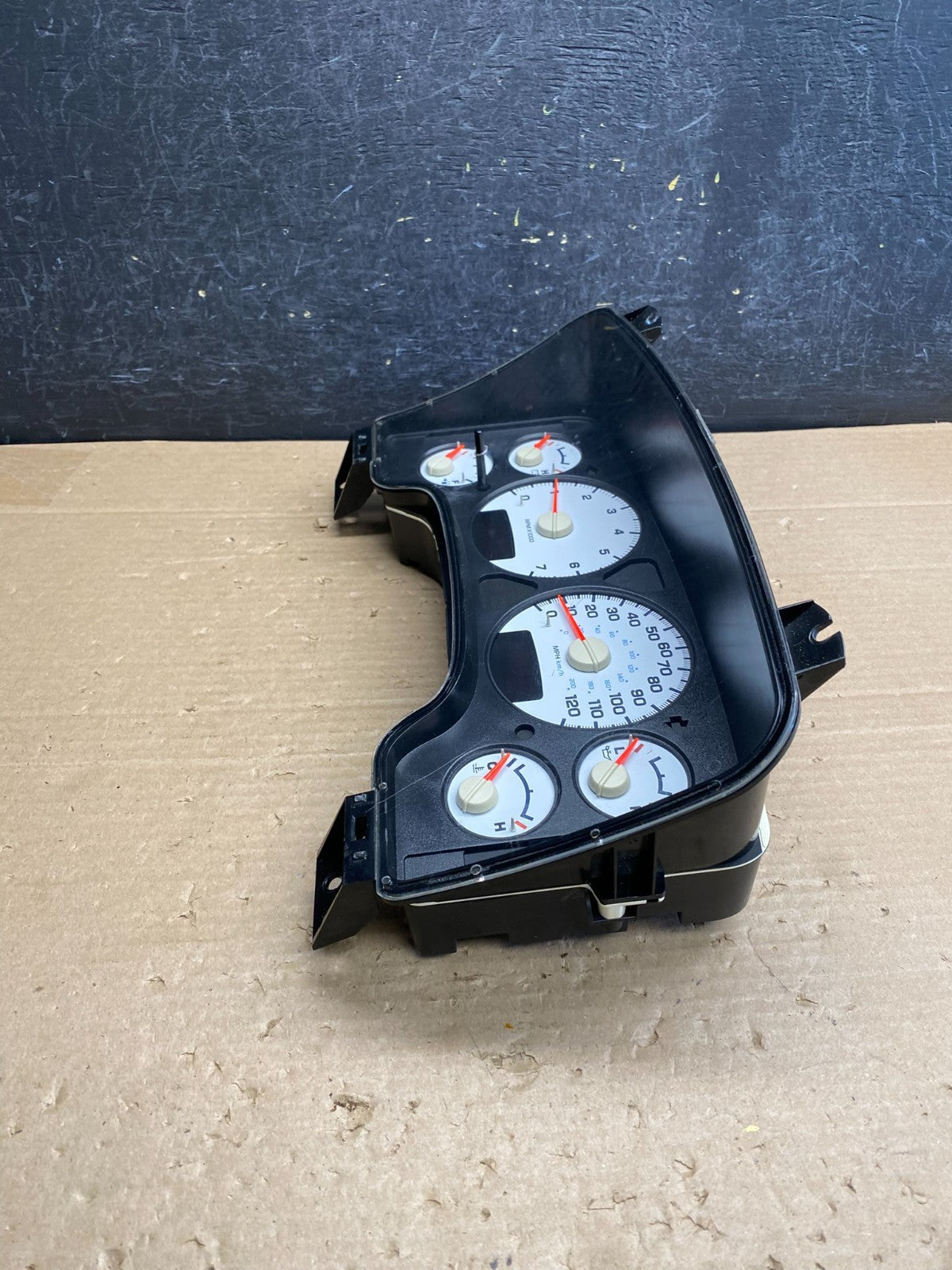 2003 to 2005 Dodge Ram 1500 Instrument Speedometer Gauge Cluster AG6372 DG2