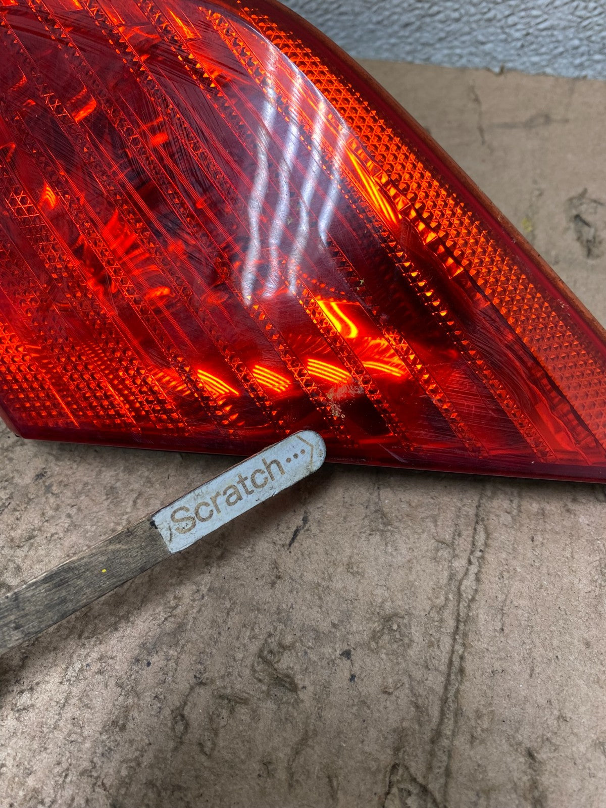 2003 to 2004 Toyota Avalon Right Passenger RH Inner Tail Light OEM S5382 DW3