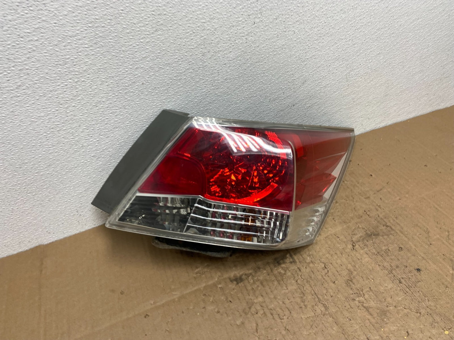 2008 to 2012 Honda Accord Sedan Tail light Right Passenger RH Side AB8483 DW2