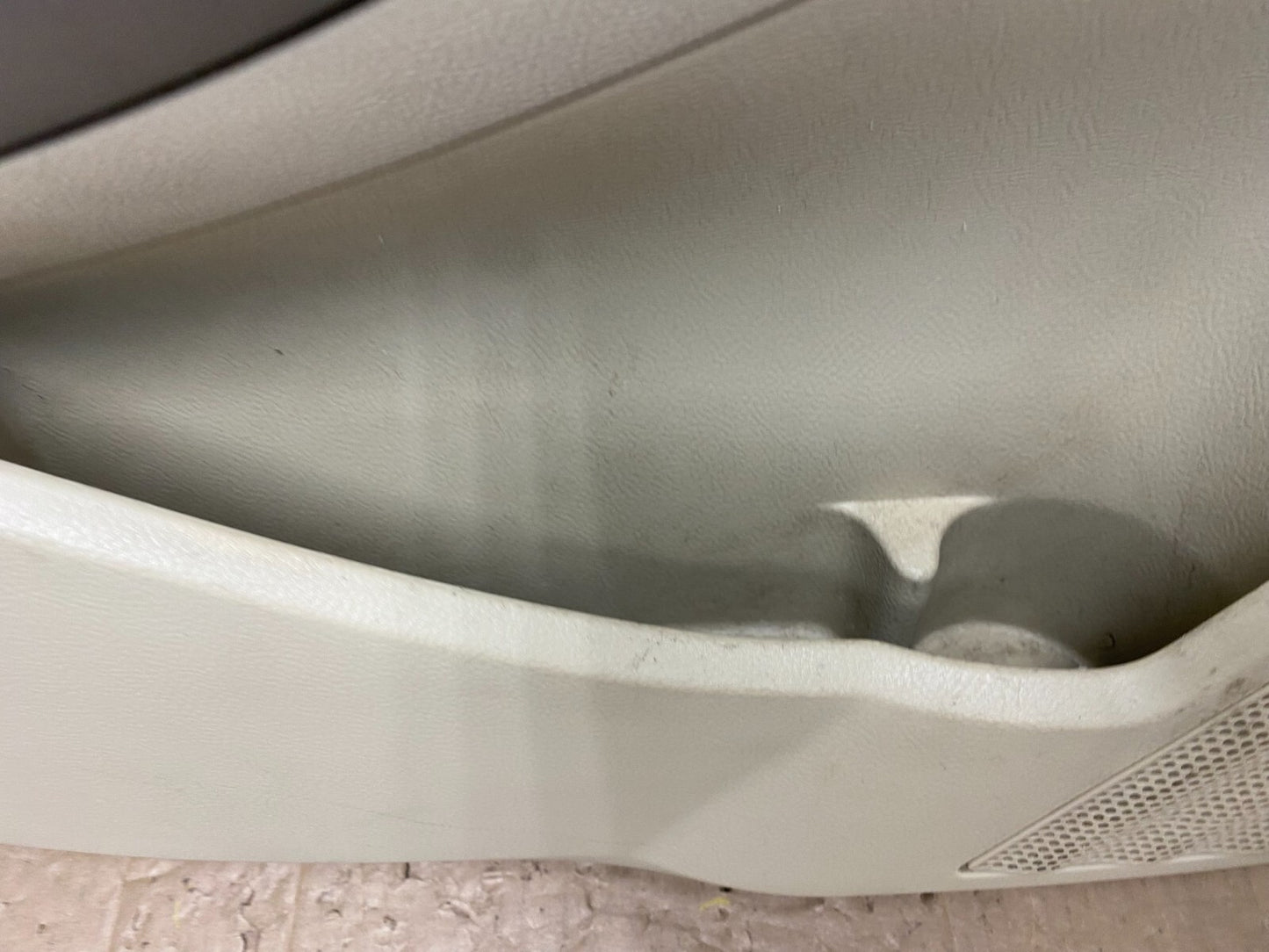 2013 to 2019 Ford Taurus Front Left Driver Side Interior Door Panel OEM j2258 DG4