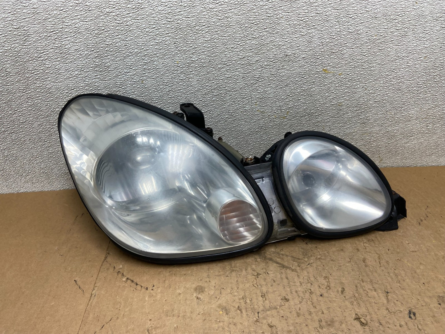 2001 to 2005 Lexus GS430 Gs300 Right Passenger Headlight Halogen Z9339 DW0