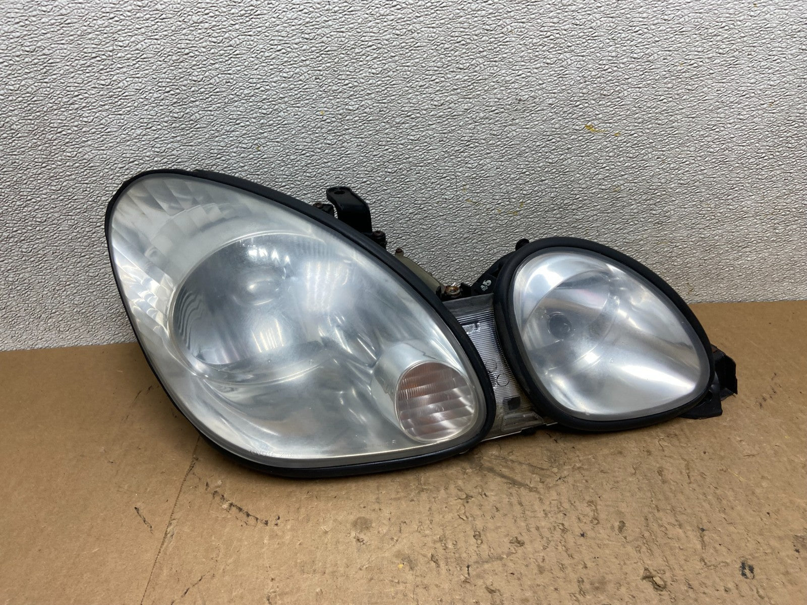 2001 to 2005 Lexus GS430 Gs300 Right Passenger Headlight Halogen Z9339 DW0