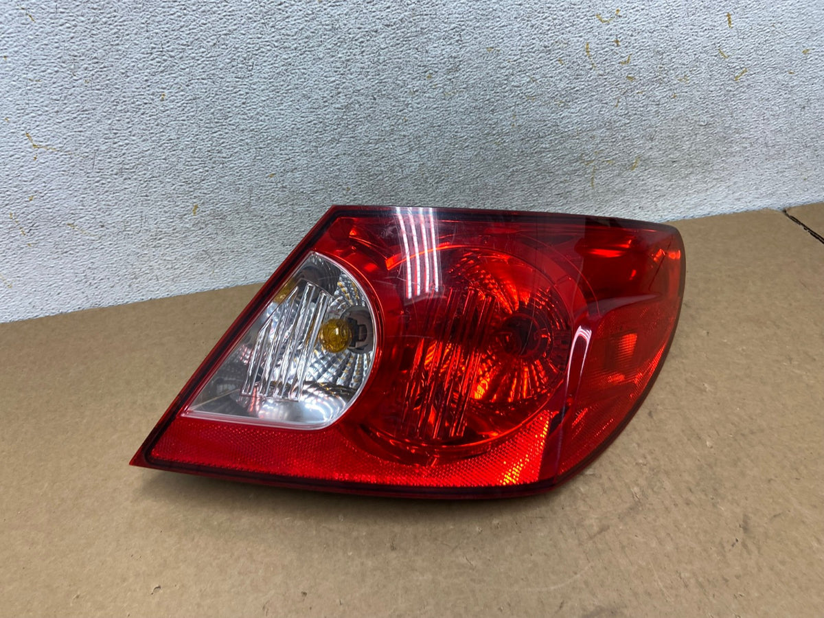 2008 Chrysler Sebring Convertible Right Passenger Side Tail Light AI2639 LK0