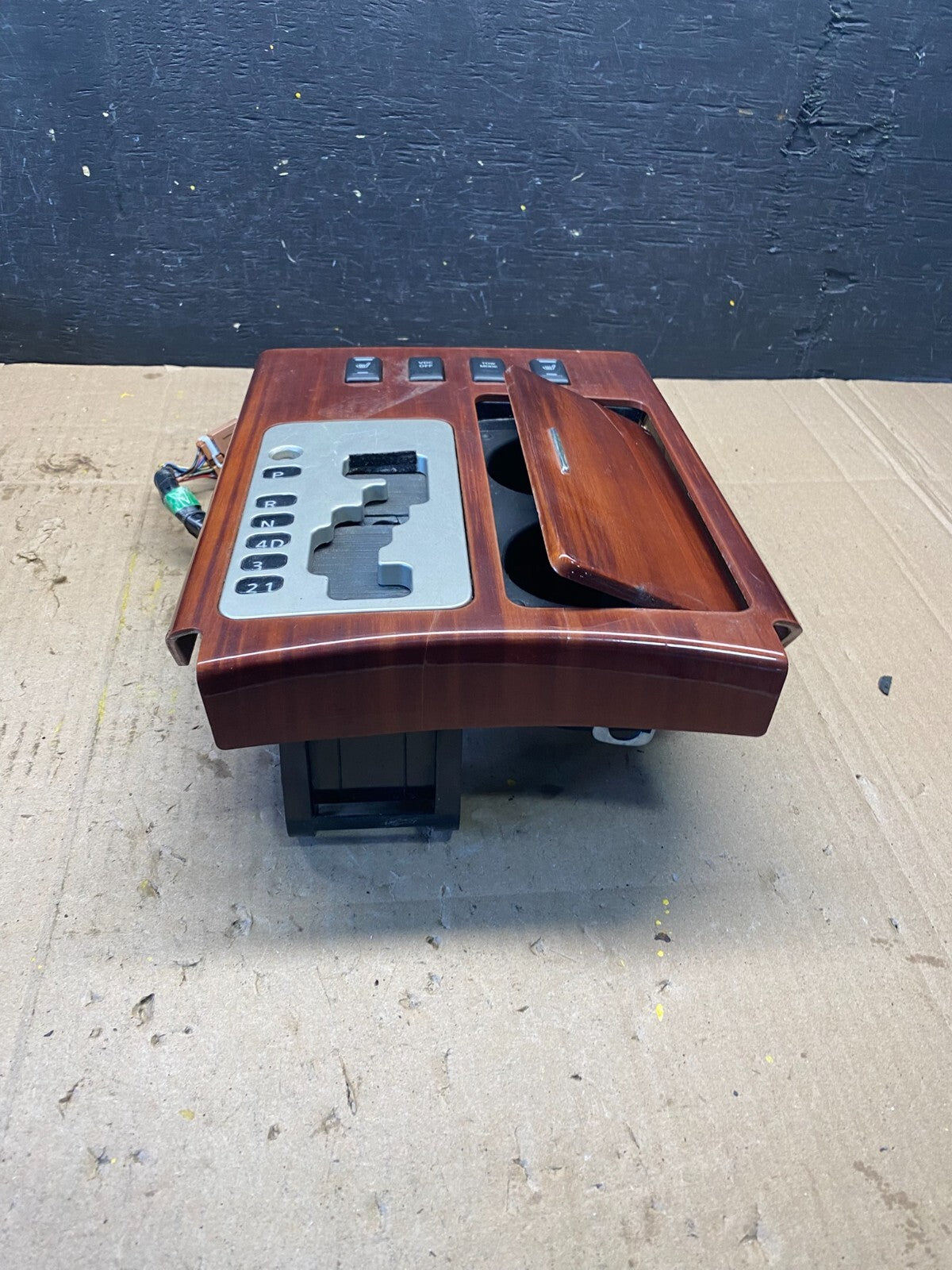 2008 2009 2010 Infiniti QX56 Center Console Gearshift Bezel Trim Floor H1358 DG2