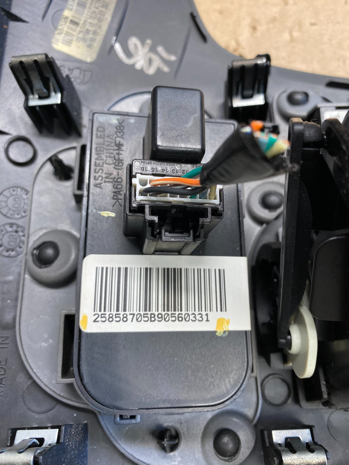 2007 to 2014 Silverado Front Left Driver Headlight Switch Air Vent AI6472 DW5