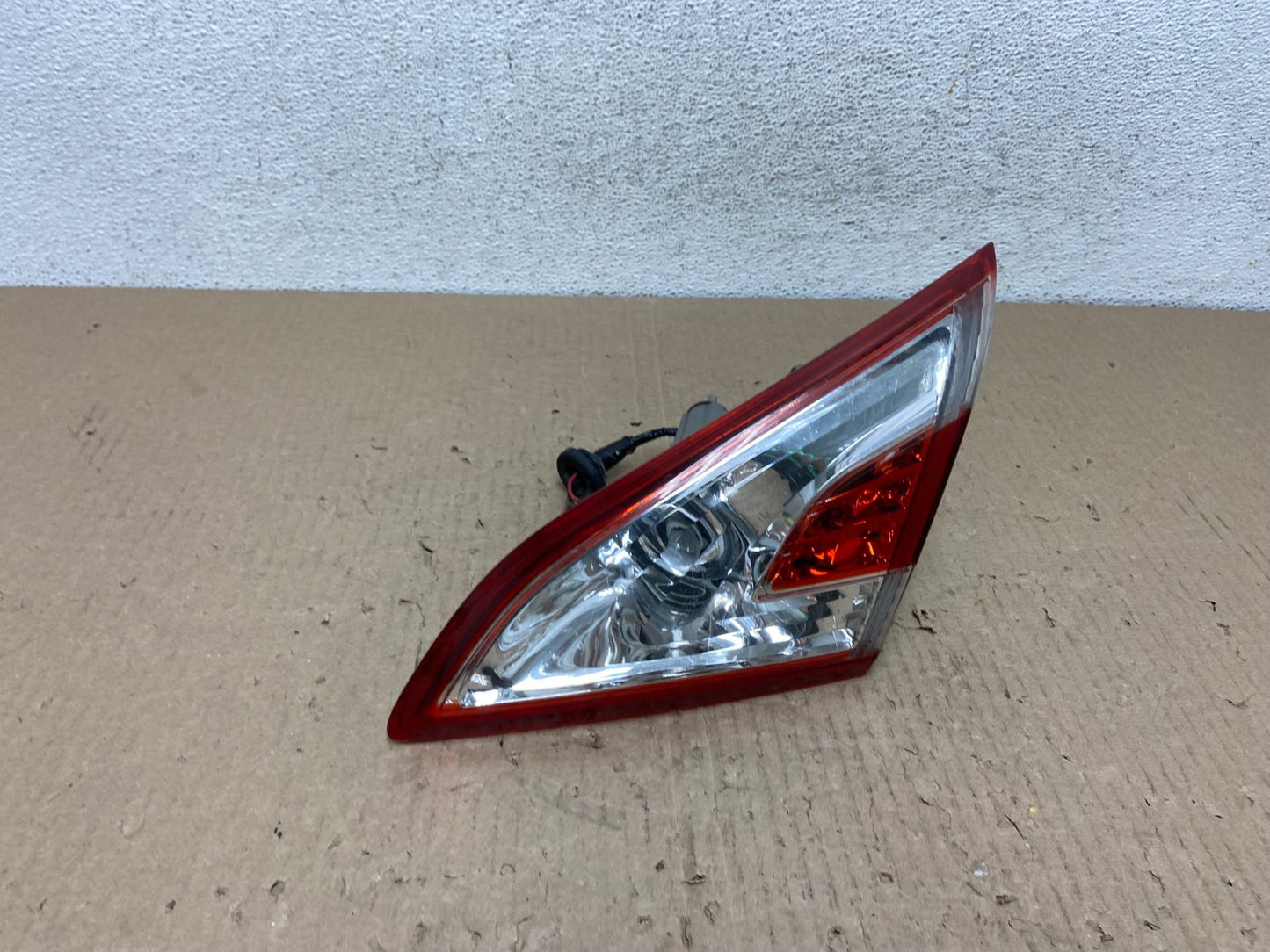 2011-2014 Nissan Murano Right Passenger RH Side Inner Tail Light AE9773 LK2