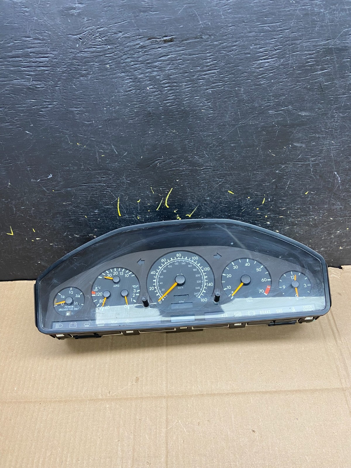 1997 - 2002 Mercedes S320 Instrument Cluster Speedometer Y2100  DG0