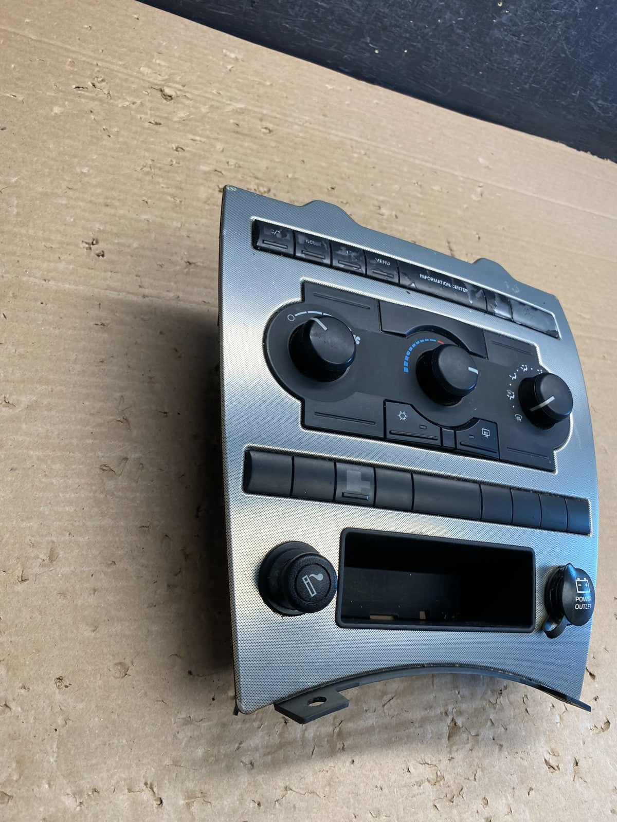 2005 2006 2007 Jeep Commander Grand Cherokee A/C Climate Control Bezel AG6473 DG2