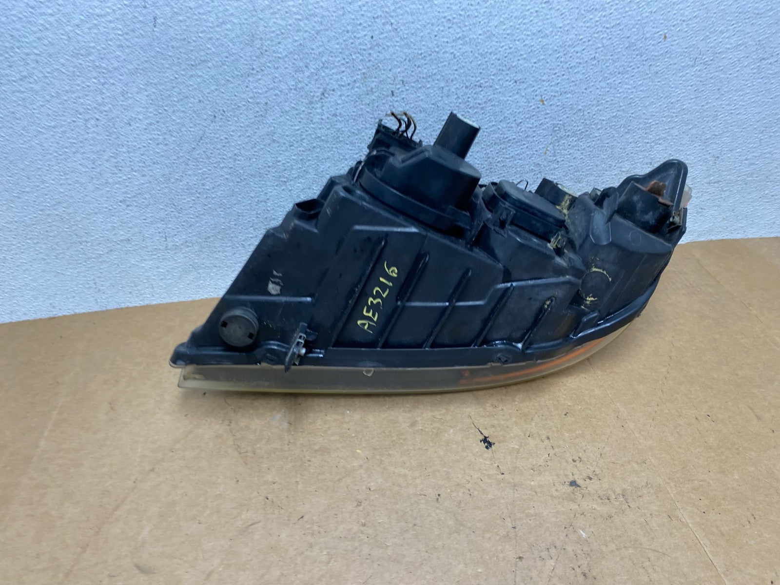 Halogen 2006 to 2008 BMW 3 Series Headlight Right Passenger Side AE3216 DW8