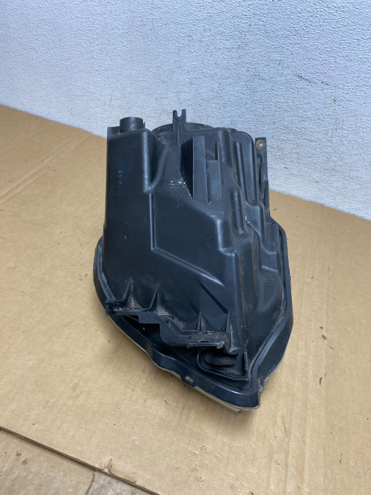 2004 - 2011 Mitsubishi Endeavor Headlight Right Passenger Rh Side AD2681 DW10