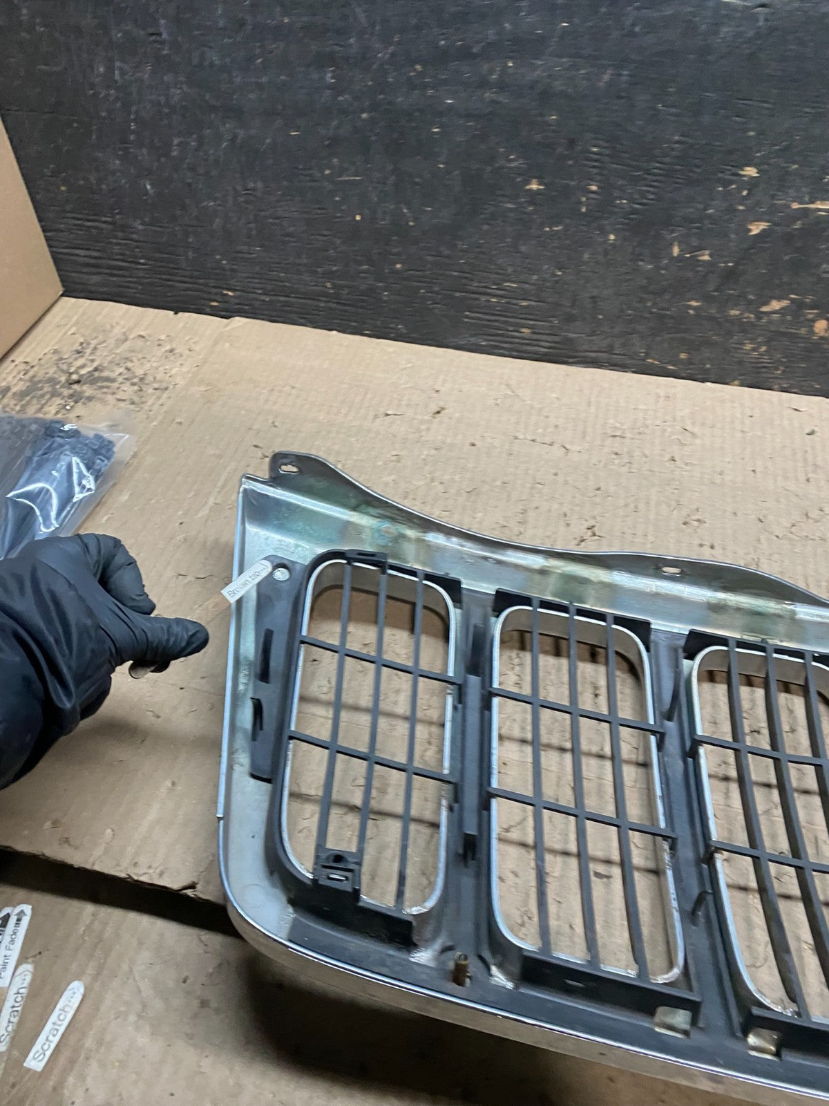 1999 to 2003 Jeep Grand Cherokee Front Upper Grill Grille Oem  X8254 DG6