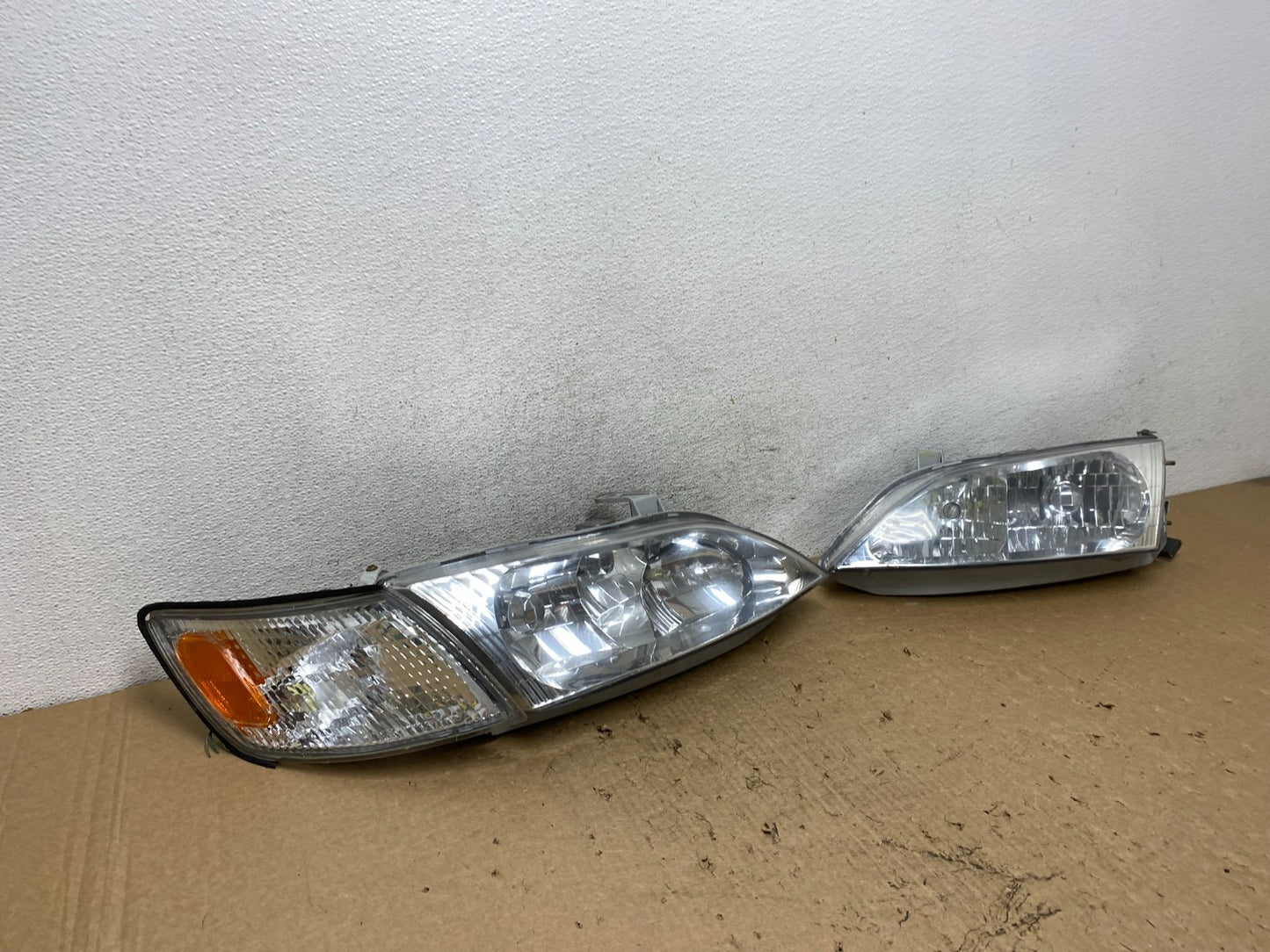 1997-2001 Lexus Es300 Left+Right Headlights Halogen AF8213 DW2